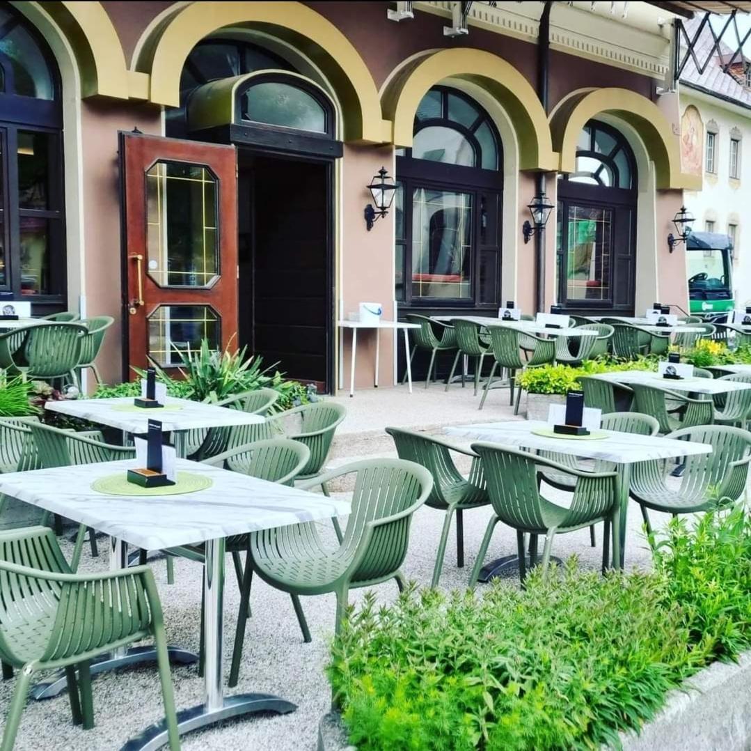 Cafe Zentral, Zimmer Mit Fruehstueck Kotschach-Mauthen Εξωτερικό φωτογραφία